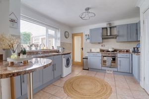 Kitchen/Diner- click for photo gallery